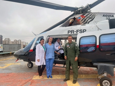 Durante doação de coração em outubro, as enfermeiras Simone Contardi Barros e Fernanda Nunes da Silva, o médico cirurgião cardíaco da OPO Dante Pazzanese, Dr. Daniel Chagas Dantas, e o subtenente enfermeiro de voo, Rogério Ribeiro