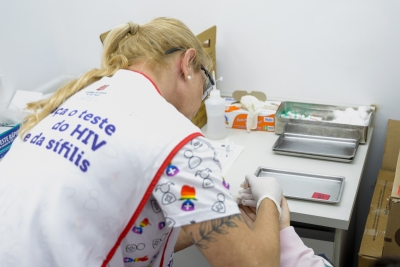 S&atilde;o Caetano antecipa Dezembro Vermelho e oferece testes r&aacute;pidos de HIV e s&iacute;filis em pra&ccedil;as, parque e terminal