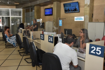 Semasa promove programa de renegocia&ccedil;&atilde;o de d&iacute;vidas