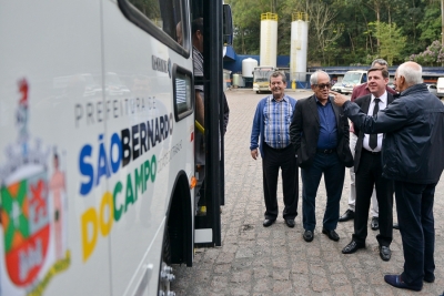 São Bernardo entrega 55 novos ônibus e moderniza frota