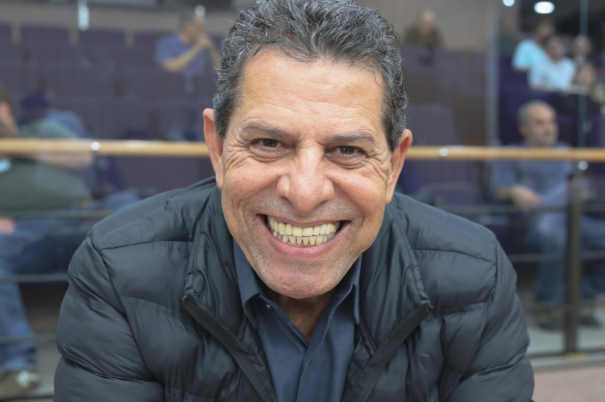 Gilberto Costa propõe canal de WhatsApp para tapa-buraco em São Caetano
