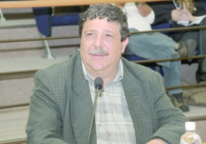 Vereador Fl&aacute;vio Rstom quer teste r&aacute;pido para diagn&oacute;stico de dengue