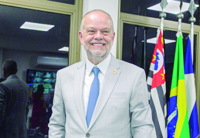 Crise no PL: expuls&atilde;o de Tite provoca debandada em S&atilde;o Caetano