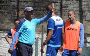 S&atilde;o Caetano quer contar com refor&ccedil;os para encarar o &Aacute;gua Santa