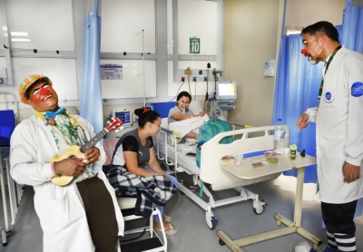 Em Diadema, volunt&aacute;rios transformam rotina hospitalar com humor e acolhimento