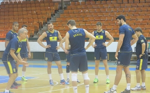 Sele&ccedil;&atilde;o brasileira masculina de v&ocirc;lei se prepara para jogos contra a S&eacute;rvia