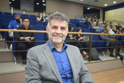 Parra solicita constru&ccedil;&atilde;o de sanit&aacute;rios na Pra&ccedil;a dos Imigrantes