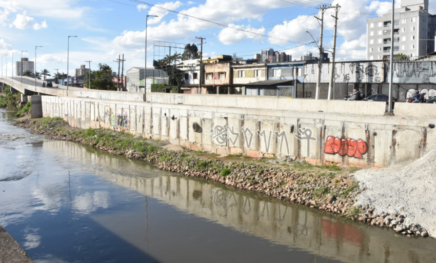 Rio Tamanduateí recebe obras de contenção em Santo André e passará por desassoreamento