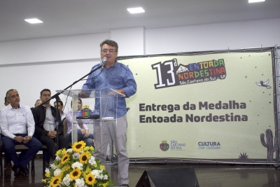 Jander Lira exalta a entrega da Medalha Entoada Nordestina