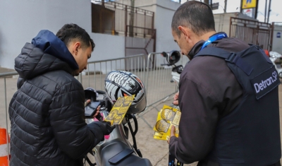 Prefeitura de Diadema e Detran-SP realizam ação de conscientização com motociclistas de apps de entrega